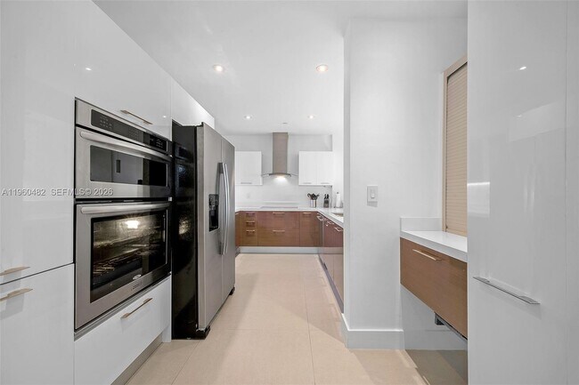 Building Photo - 201 Crandon Blvd