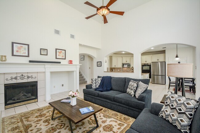 Building Photo - 14 Guinevere Pl