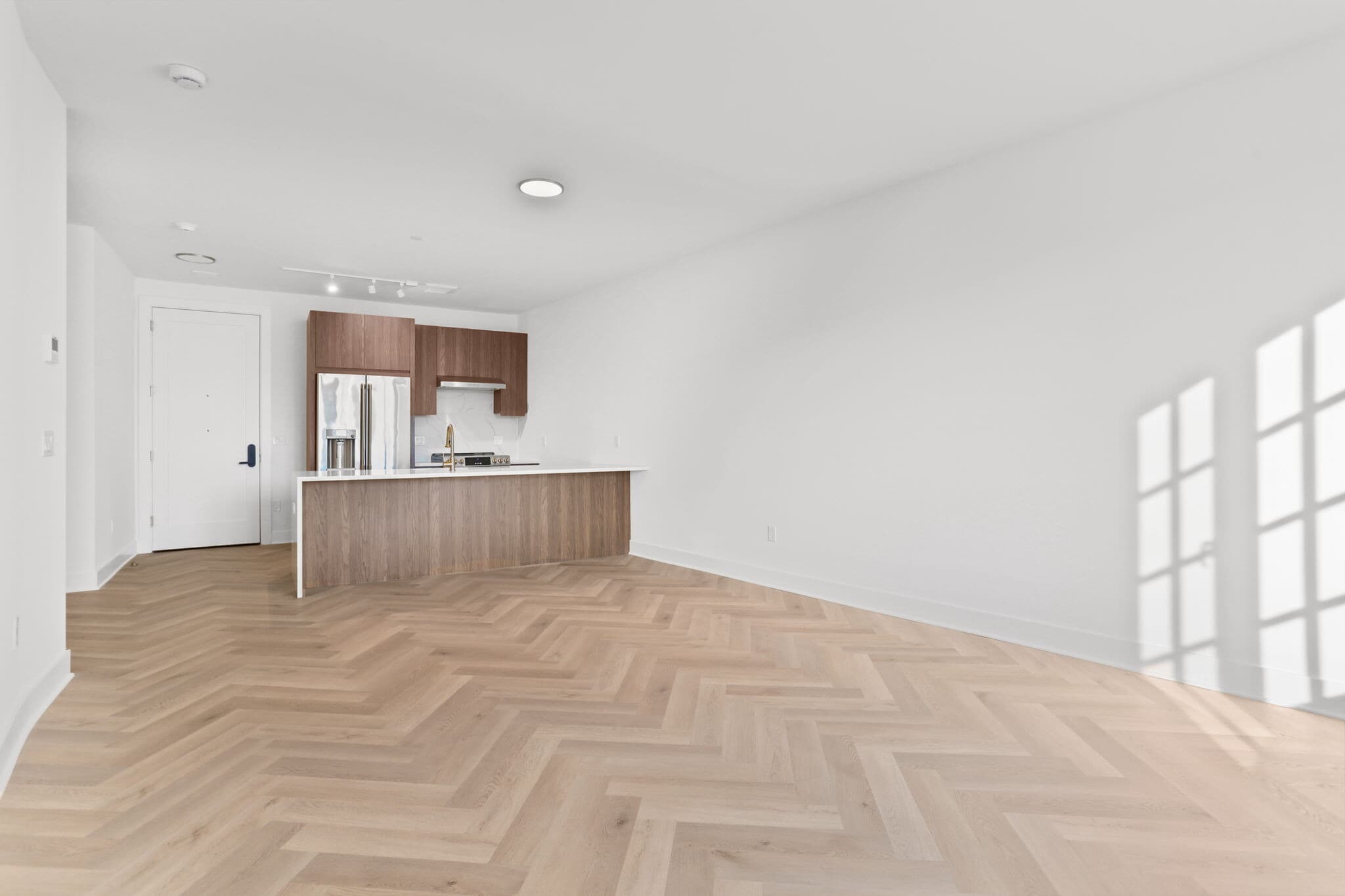 Building Photo - 100 E Putnam Ave