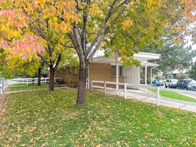 Primary Photo - Beautifully Remodeled Duplex in Downtown L...