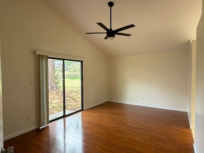 Building Photo - 7386 Spring Villas Cir
