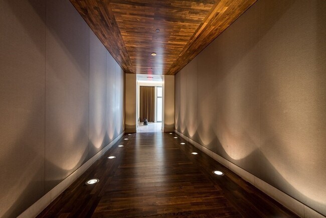 Building Photo - 286 Columbus Ave