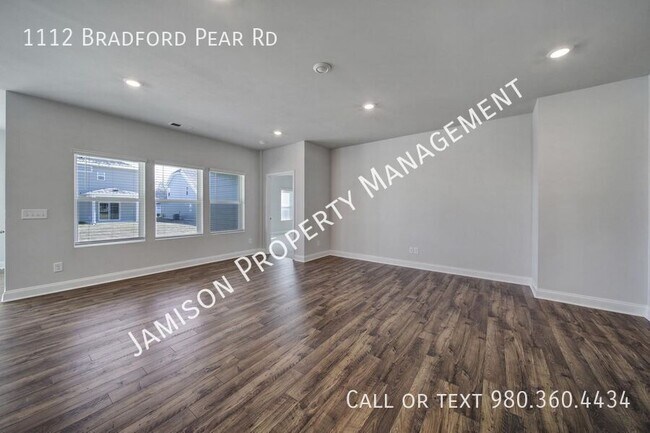 Building Photo - 1112 Bradford Pear Rd