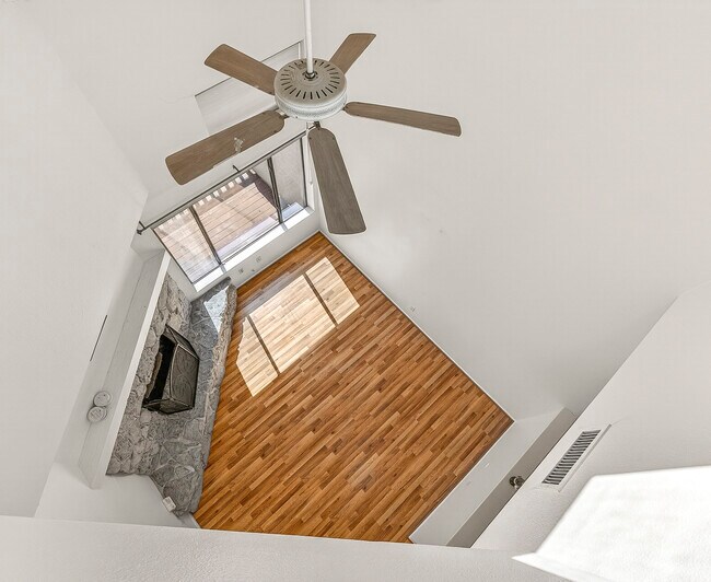 Building Photo - 2324 N Whispering Pines Way