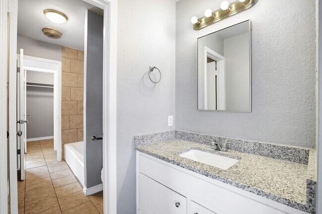 Building Photo - 11003 Mt Boracho Dr