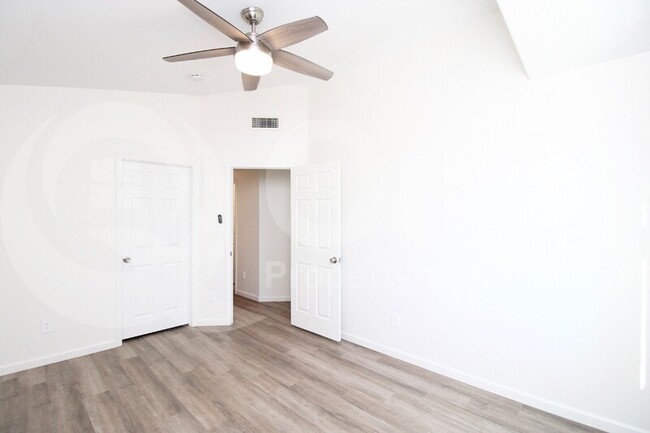Building Photo - 14646 N 90th Dr