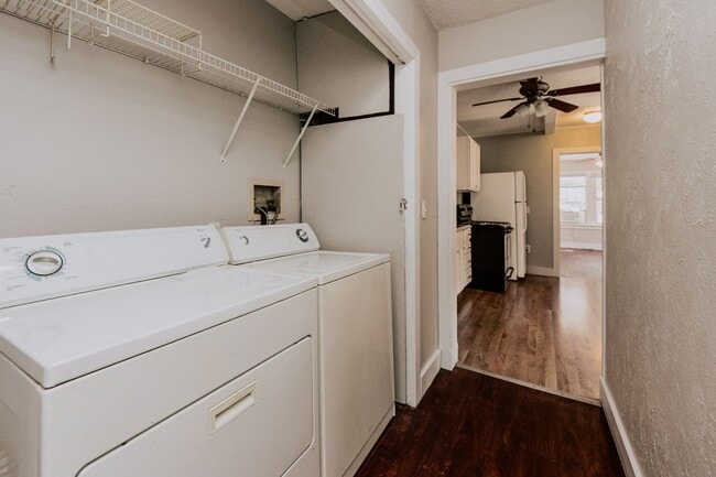 Building Photo - 2 Bedroom 1 bath