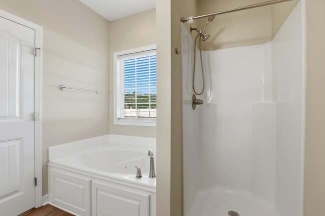 Building Photo - 100 Amandas Way