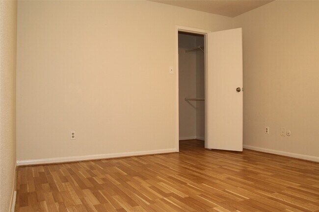Building Photo - 2425 Holly Hall St