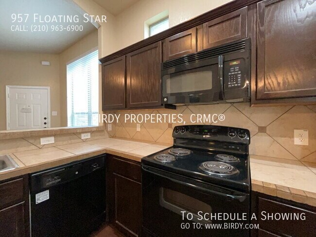 Building Photo - 957 Floating Star