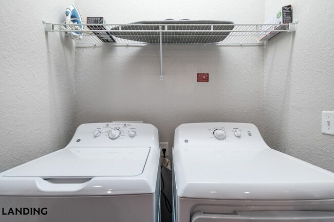 Building Photo - 918 Aventine Dr