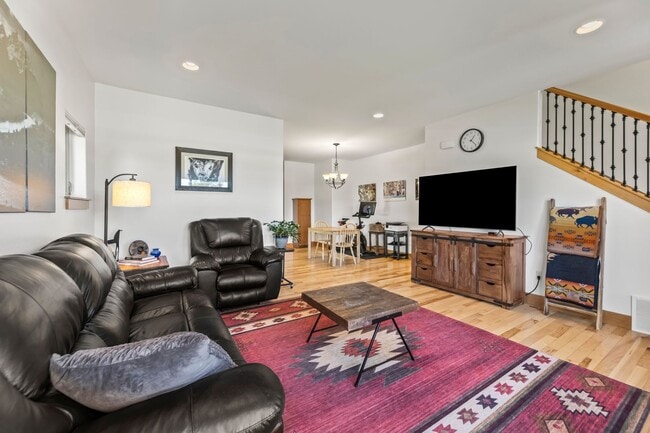 Building Photo - High End 3 Bed 2.5 Bath Home In Bozeman! N...