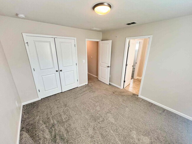 Building Photo - Fantastic 3 BR/2.5 BA Marietta Townhome in...