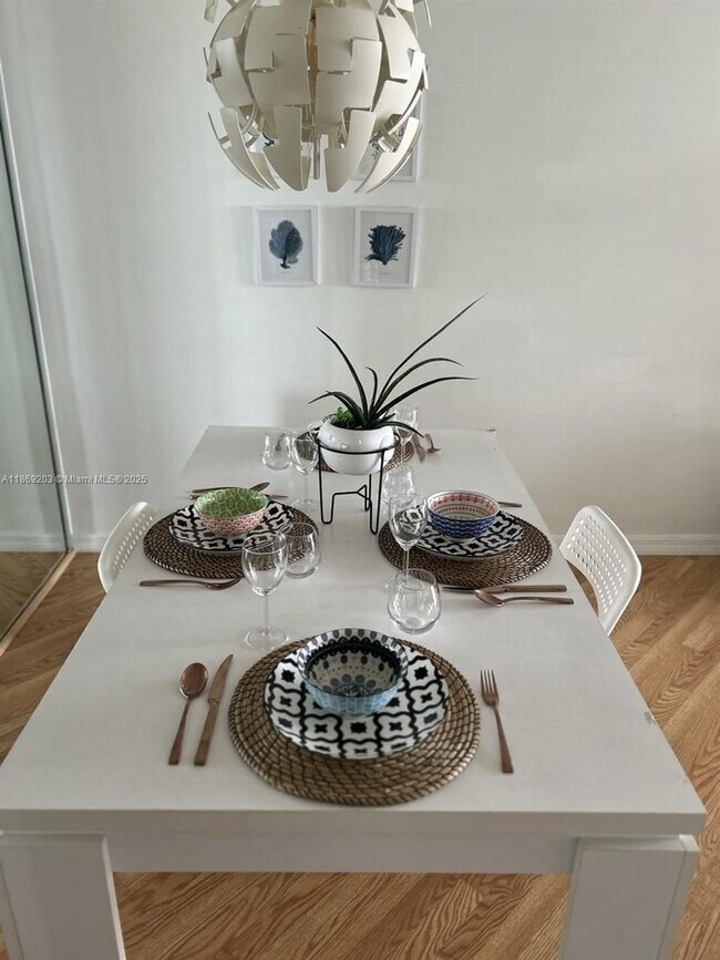 Building Photo - 5880 Collins Ave