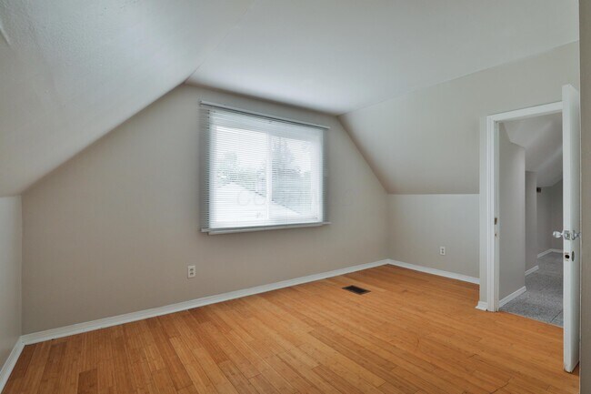 Building Photo - 2353 Hanna Dr