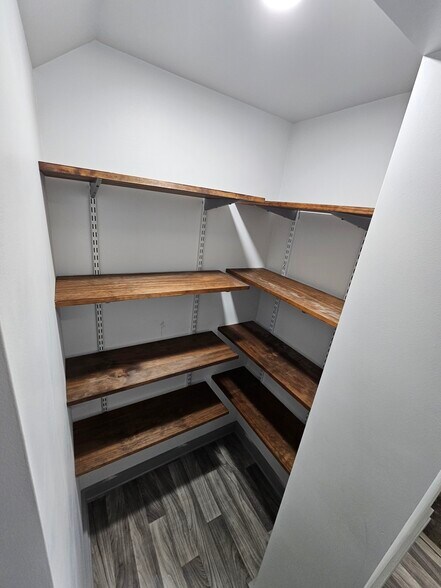 Building Photo - 3136 Hermina St