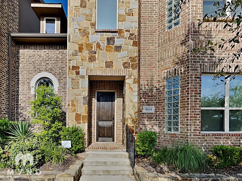Primary Photo - 4144 Riverside Dr