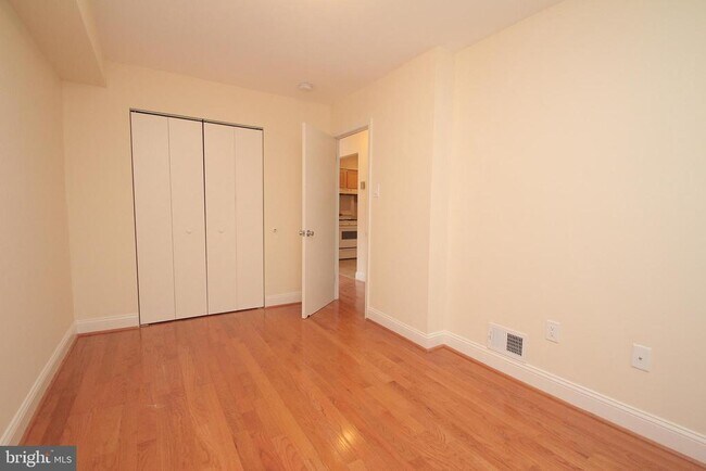 Building Photo - 298 Greenough St