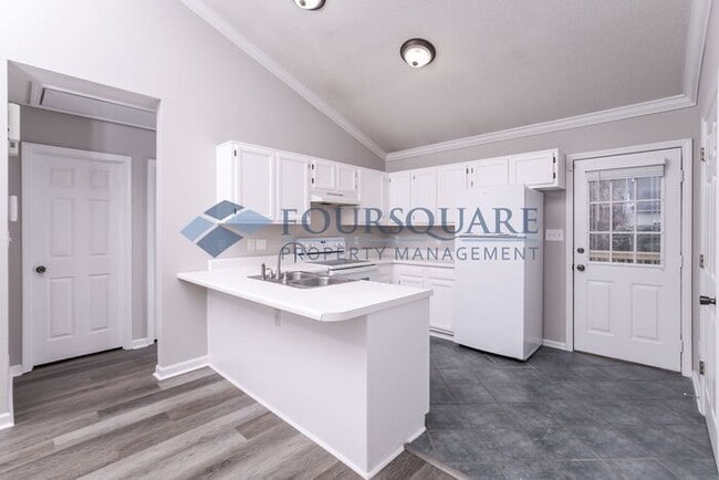 Building Photo - Default