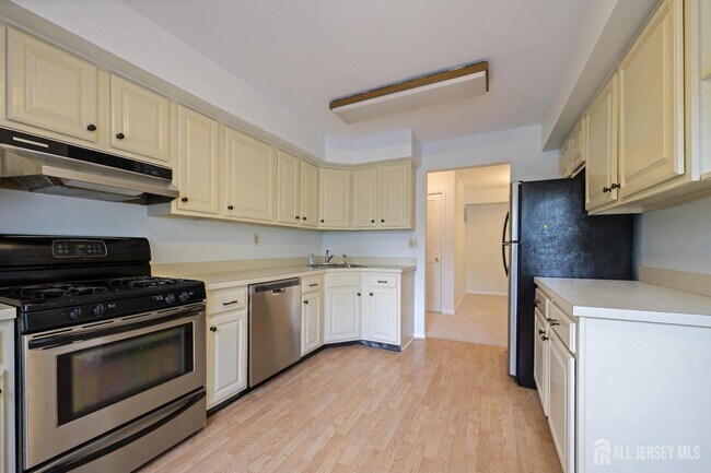 Building Photo - 103 Sequoia Ct