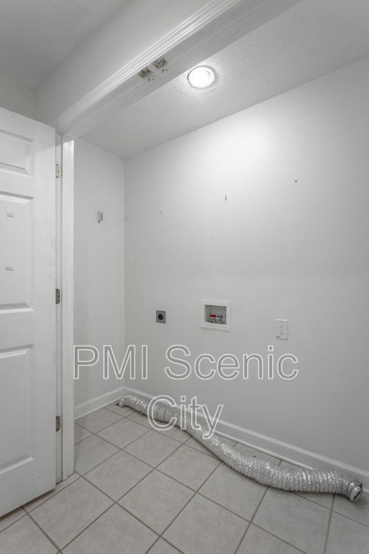 Building Photo - 145 Candie Ln