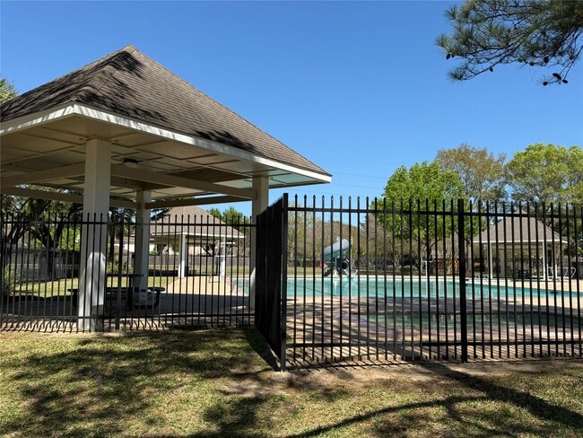Building Photo - 17402 Eastwood Cir