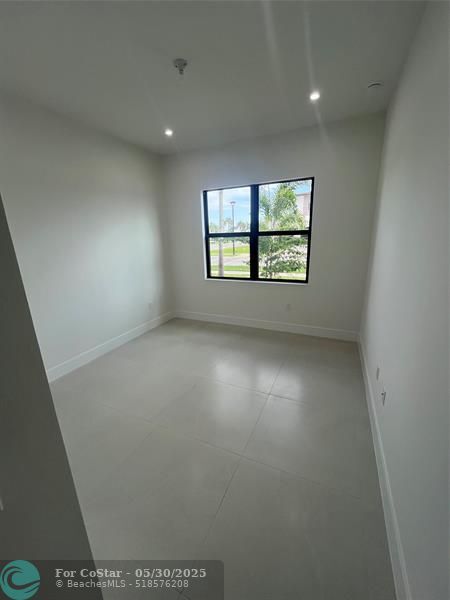 Building Photo - 12526 Solana Bay Cir