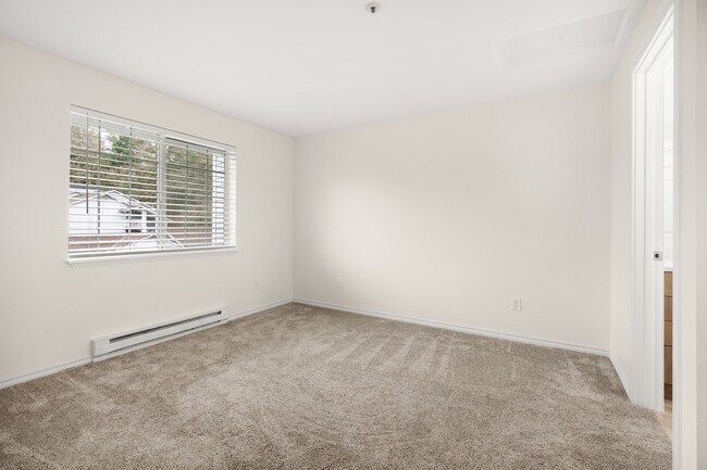 Building Photo - 7453 Newcastle Golf Club Rd