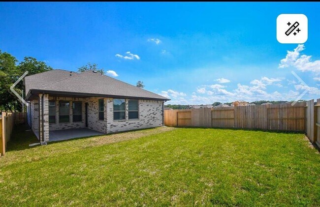 Building Photo - 10727 River Walk Dr