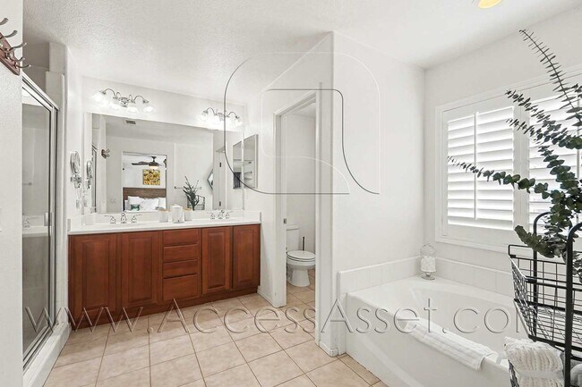 Building Photo - Stunning 5 Bed/3 Bath Home with Pool in Menifee!