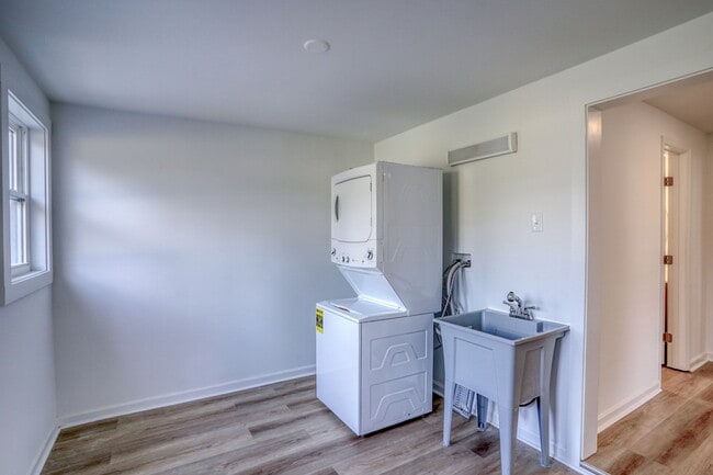 Building Photo - 35617 Airport Rd