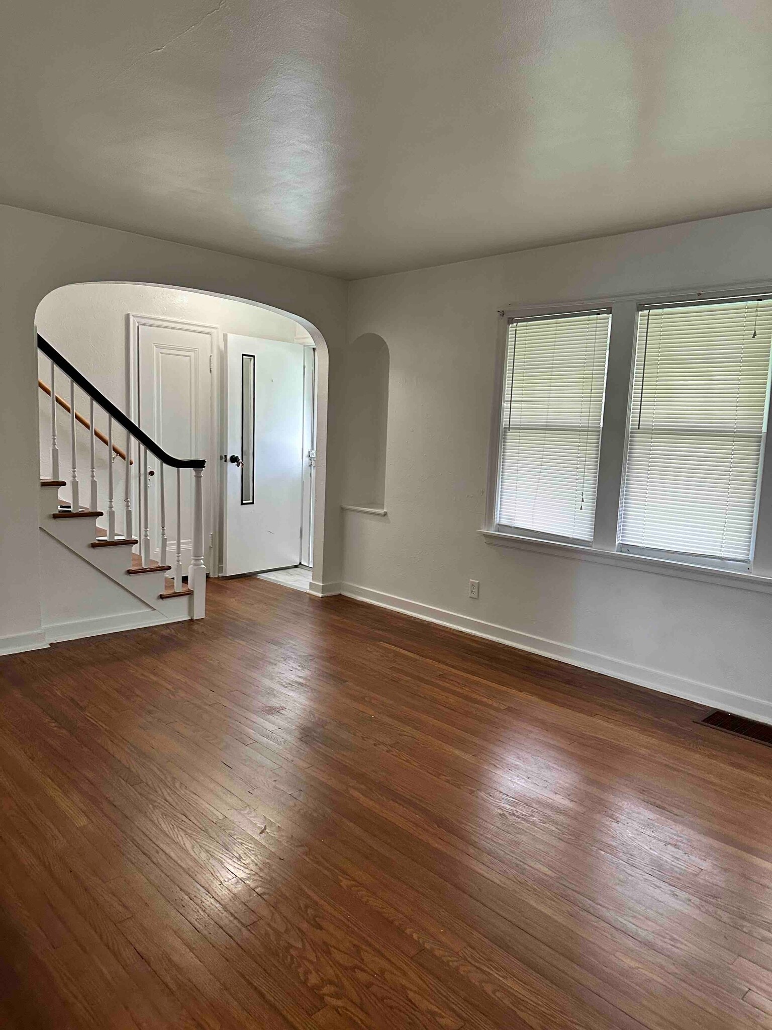 Living from Dining R - 1919 Columbia Ave