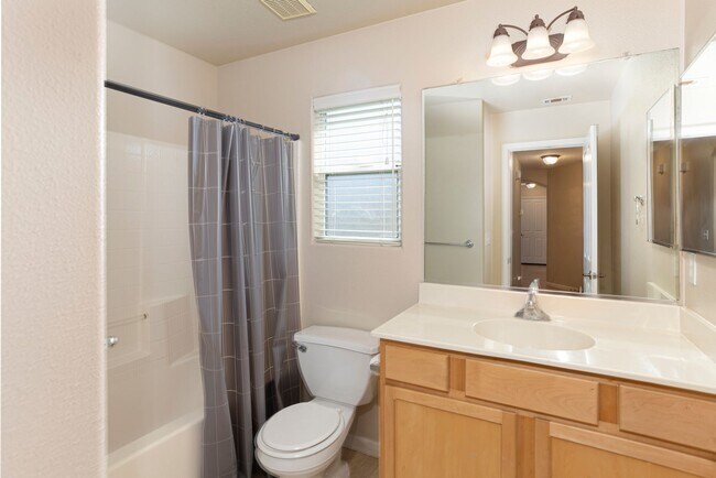 Building Photo - Schedule a tour today for a BEAUTIFUL 3-Be...
