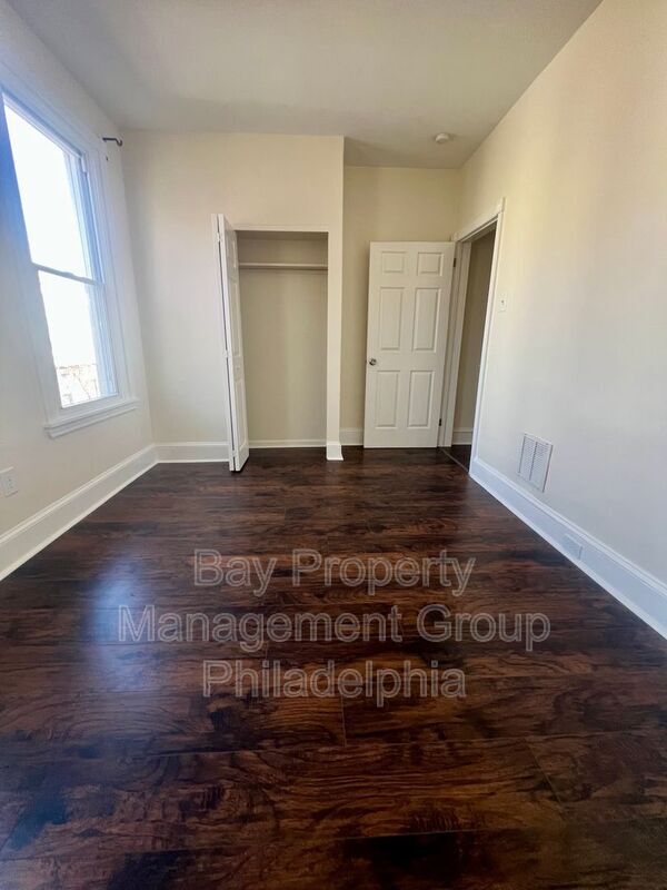 Building Photo - 2165 W Grange Ave