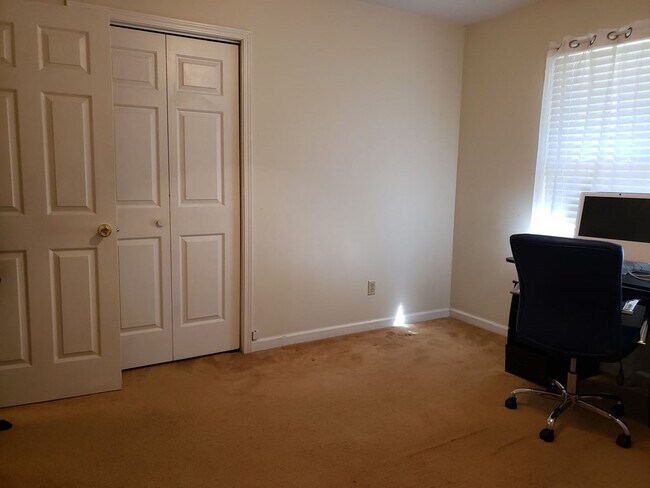 Building Photo - 2372 Orvis St