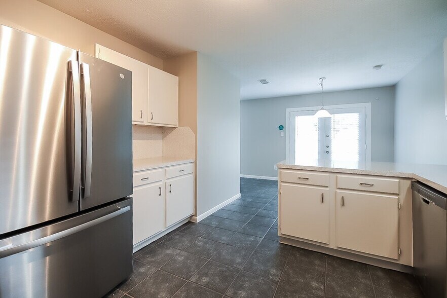 Building Photo - 28710 Sedgefield St