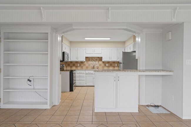 Building Photo - Lovely Single Family Home