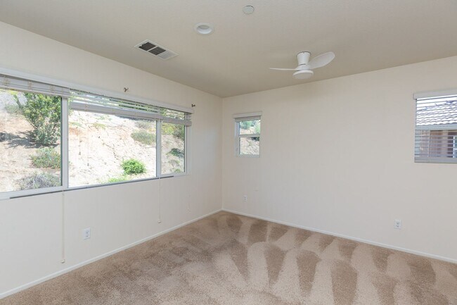 Building Photo - 4 Bed, 3 Bath - Fallbrook Single Family Home