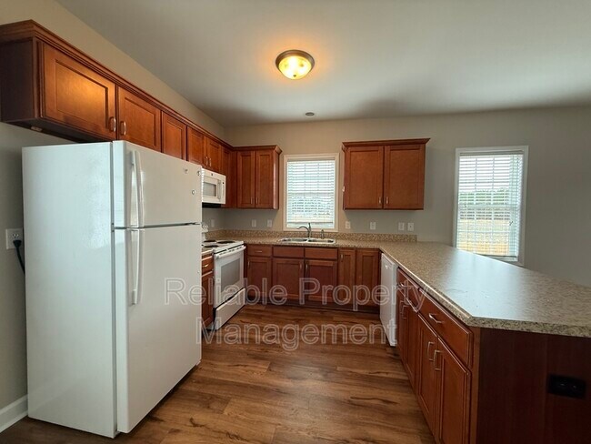 Building Photo - 800 Phillips Rd