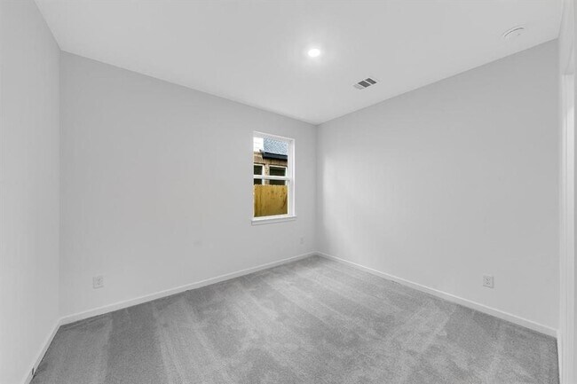 Building Photo - 9739 Pettus Crk Dr