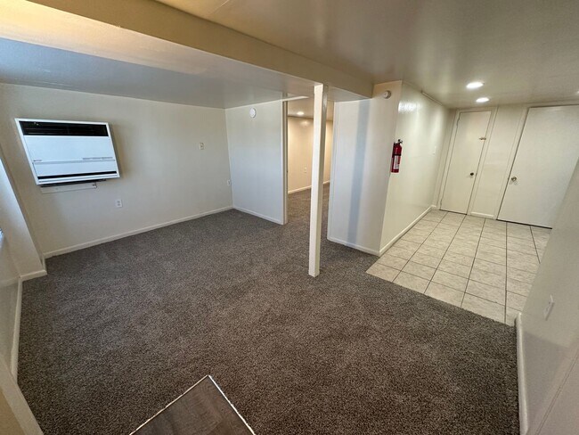 Building Photo - 3414