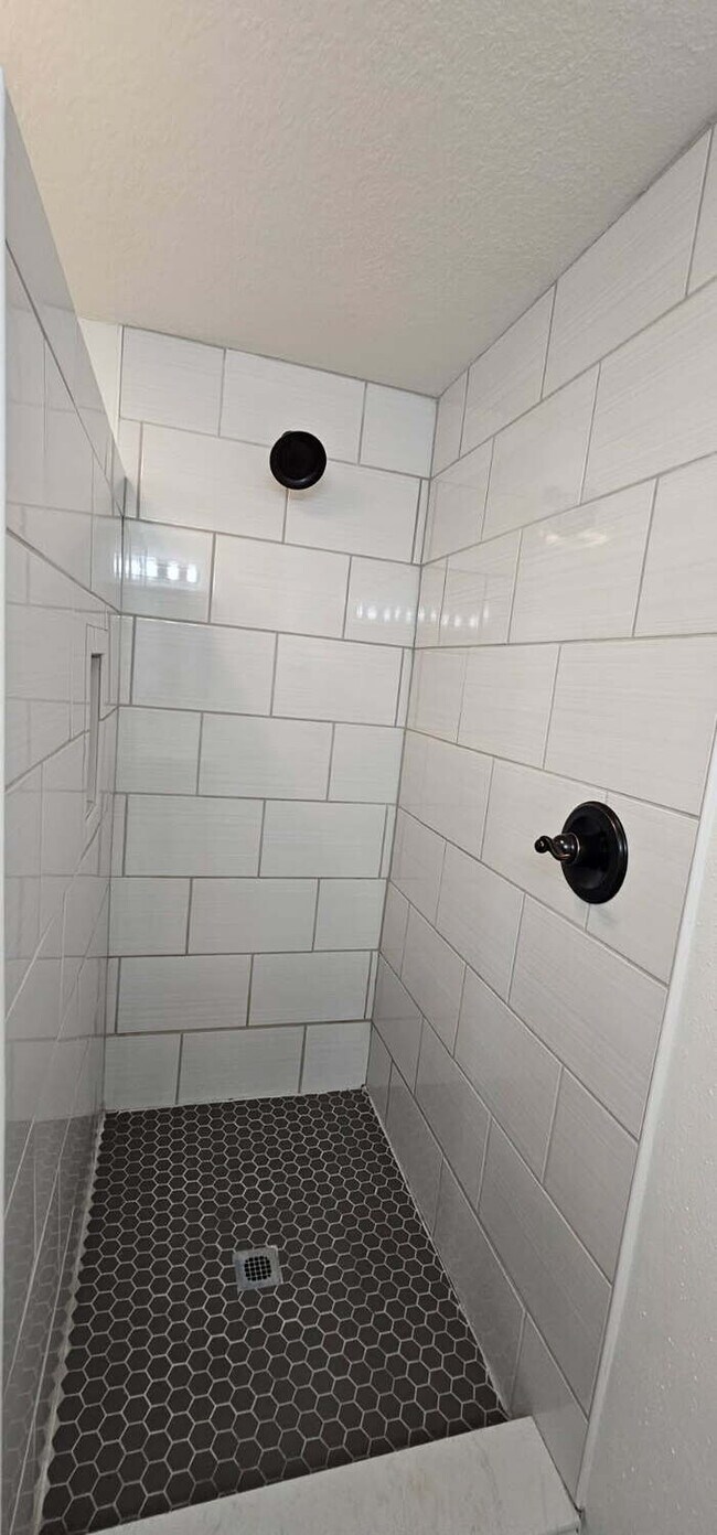 Building Photo - Modern Comfort Meets Classic Charm – 2/2 H...