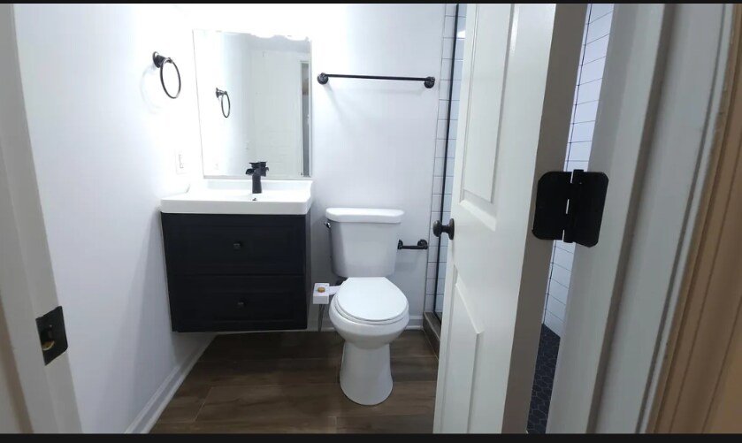 Building Photo - 738 11th St NE