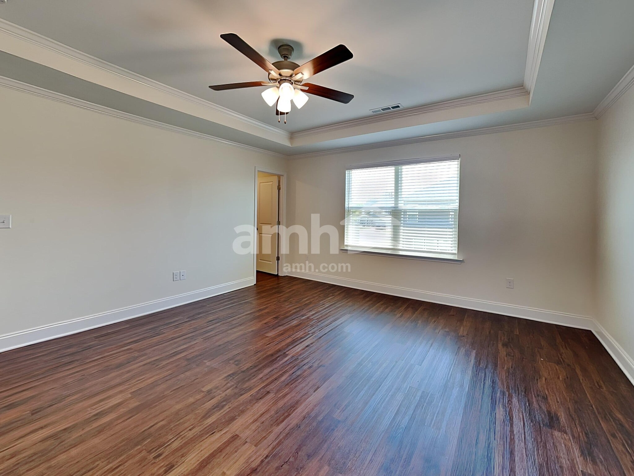 Building Photo - 5223 Valor Dr