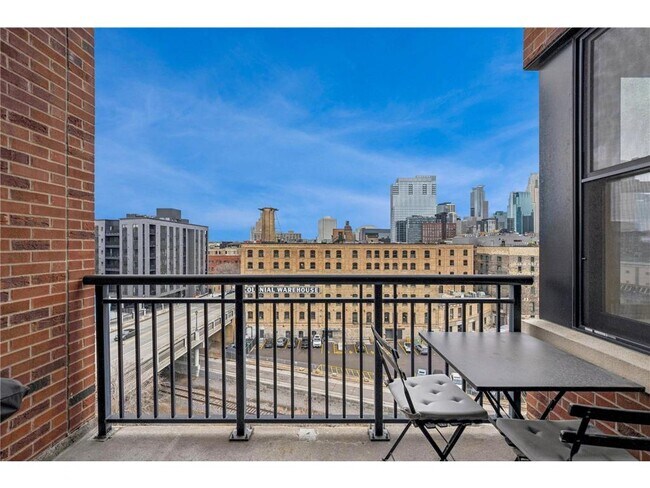 Building Photo - 401 N 2nd St