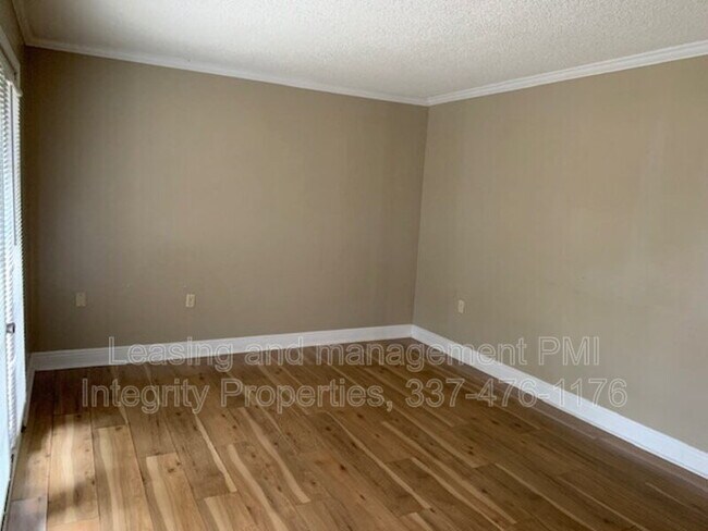 Building Photo - 206 Elks Cove