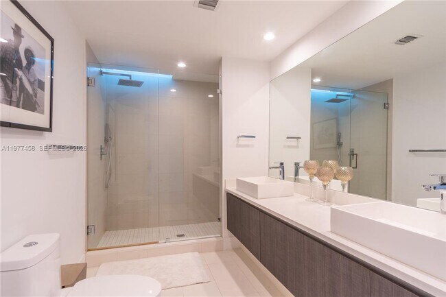 Building Photo - 1150 102nd St