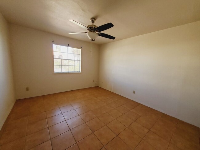 Building Photo - Great Duplex located at Manhattan Heights