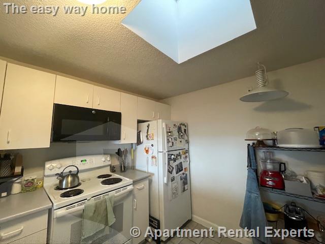 Building Photo - 175 Beacon St