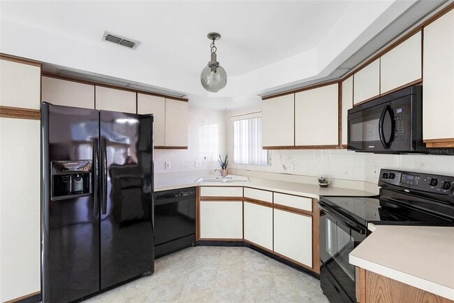 Building Photo - 1530 Larks Nest Ct